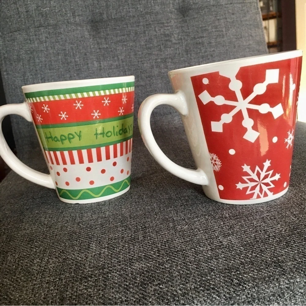 Set/2 Coffee Mugs - Snowflakes, Happy Holidays, Red, Green, 12 oz